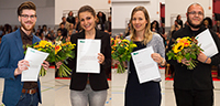 Bastian Lasse, Nathalie Krebs, Nora Kim und Atahualpla Garcia Ibarra wurden für ihre Abschlussarbeiten ausgezeichnet. Foto: Universität Bielefeld/S.Sättle 