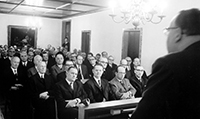 Bild: Die Gründungsversammlung der Universitätsgesellschaft in der Lampe-Bank in Bielefeld
fand am 29. Januar 1966 unter Beteiligung von Vertretern der Politik