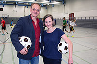 Wie können Fußballer ihr mannschaftstaktisches Verhalten mental trainieren, um das gegnerische Team mit ihrer Spielweise zu verblüffen? Damit befassen sich die Sportwissenschaftler Prof. Dr. Thomas Schack und Dr. Cornelia Frank. Foto: CITEC/Universität Bielefeld