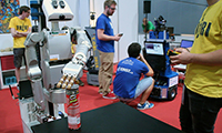 Zum ersten Mal schickte das CITEC-Team beim RoboCup seinen Serviceroboter Floka  in den Wetbbewerb. Foto: CITEC/Universität Bielefeld