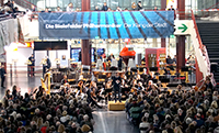 Die Unihalle wird zum Konzertsaal: Konzert des Philharmonischen Orchesters im Jahr 2015. Foto: Universität Bielefeld