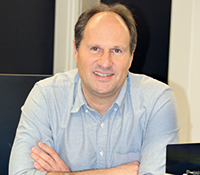 Physicist Professor Dr Thomas Huser heads the Biomolecular Physics Working Group at Bielefeld University. Photo: Bielefeld University