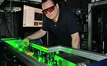 Bild: Laserspektroskopie am Lehrstuhl für Molekül- und Oberflächenphysik
