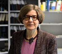 Prof. Dr. Dorothee Staiger ist Expertin für die innere Uhr der Pflanzen. Foto: Universität Bielefeld