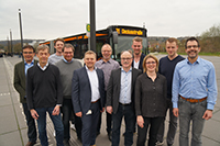 Die beteiligten Wissenschaftlerinnen und Wissenschaftler der Vorstudie. Dr. Thorsten Jungeblut vom CITEC (re.) koordiniert das Projekt. Foto: Universität Bielefeld
