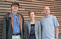 Prof. Dr. Helge Ritter (l.) und Prof. Dr. Werner Schneider leiten die neue Forschungsgruppe am ZiF. Zusammen mit  der Koordinatorin Dr. Rebecca Förster organisieren sie die Tagung. Foto: Universität Bielefeld