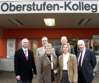 Bild: Begutachter-Team Oberstufen-Kolleg. Das Foto zeigt von links: Josef Keuffer