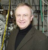 Buz 218/2004 - Prof. Dr. Ulrich Heinzmann, Fakultät für Physik.