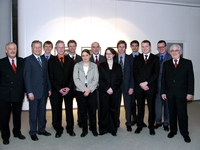 Bild: Buz 219/2005 - 11. Februar 2005 Universitätsgesellschaft zeichnet Nachwuchswissenschaftler aus. Das Foto zeigt von links: Bürgermeister Horst Grube