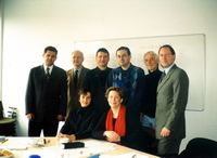 Bild: Buz 219/2005 - Planen ein "Stadtentwicklungsszenario Bielefeld 2000 + 50 Jahre" (von links): Gregor Moss