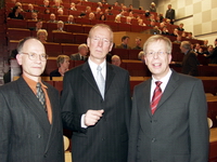 Bild: Buz 219/2005 - Der neue Honorarprofessor der Fakultät für Rechtswissenschaft Michael Terbille (Mitte)