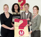 Bild: Angehende Gesundheitswissenschaftlerinnen gewinnen Preis des Bundesinnenministers für wissenschaftliche Arbeit. Das Foto zeigt (v.l.): Wibke Freier