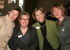 Bild: Das Foto zeigt die Preisträgerinnen des BKK-Innovationspreises nach der Verleihung (v.l.): Michaela Schmidt