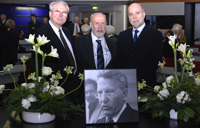 Dekan der Fakultät für Mathematik, Professor Dr. Hans-Georg Carstens, Professor Dr. Andreas Dress und Rektor Professor Dr. Dieter Timmermann (v.l.) erinnerten an die Leistungen des Mathematikers und Wissenschaftsmanagers Karl Peter Grotemeyer.