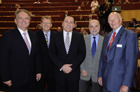Professor Volker Böhm (BiGSEM), Dr. Dieter Wirths (IHC), Professor Axel A. Weber, Rektor Professor Dieter Timmermann und Erhard Kiezewski (IHC) (v.l.) Foto: S. Freitag