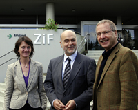 ZiF-Geschäftsführerin Dr. Britta Padberg, Rektor Prof. Dr. Dieter Timmermann und ZiF-Direktor Prof. Dr. Ipke Wachsmuth