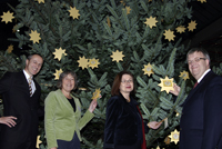 Dr. Ingo Kröpke (Prokurist Stadtwerke), Evelin Krüger (Freiwilligenagentur), Professorin Dr. Johanna Pfaff-Czarnecka (Prorektorin Universität Bielefeld) und Pastor Ulrich Pohl, (Vorstandsvorsitzender der v. Bodelschwinghschen Anstalten Bethel)