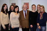 Frauke Winkler, Karin Kruse (International Office), Nicole Waness, Professor Dr. Helmut Steiner, Jennifer Wolf, Rena Schwarting und Cornelia Flörcke (v.l.)
