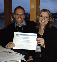 Bild: „Best Paper Award“ für Dr. Stefan Kopp und Kirsten Bergmann