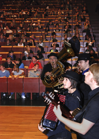 Die Bielefelder Band „Kozma Orkestar“ bei der Erstsemesterbegrüßung 