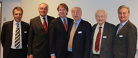 Uni-Rektor Prof. Dr.-Ing. Gerhard Sagerer, Jürgen Horstmann, Prof. Dr. Fred G. Becker, Prof. Dr. Gerd Gigerenzer, Prof. Dr. h. c. mult. Reinhard Selten und Ortwin Goldbeck (v.l.) 