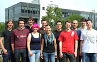 Bielefelder iGEM-Team 2011: Simon Schäper, Michael Limberg, Timo Wolf, Manuel Wittchen, Robert Braun, Matthias Eder (hinten v.l.); Panagiotis Papavasiliou, Katharina Thiedig, Anna Drong, Jonas Aretz, Jan Schwarzhans (vorne v.l.)