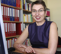 Professor Dr. Petra Kolip (photo) and her team at Bielefeld University are now compiling fact sheets to present their findings on the health-related behaviour of pupils in North Rhine Westphalia.