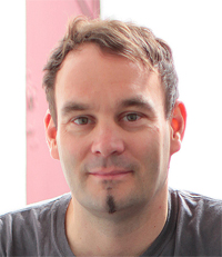 Volker Surmann studierte in Bielefeld und arbeitete danach bis zu seiner Promotion in einem Forschungsprojekt der Fakultät für Linguistik und Literaturwissenschaft. Foto: Ingo Hoffmann