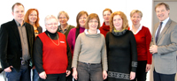 Von links: Personalentwickler Alexander Steinhäuser, Dorothea Voß, Doris Abendroth-Bussmann, Elke Furlkröger, Irene Stieglitz, Ute Thiede, Anke Loose, Dagmar Kosleck, Angela Ehrlich und Kanzler Hans-Jürgen Simm.