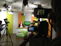 Campus TV-Moderation Anja Adamczyk bei der Aufzeichnung der Sendung. 