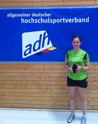 Katharina Michajlova, Studentin der Universität Bielefeld und Tischtennisspielerin, hat die deutschen Hochschulmeisterschaften gewonnen.