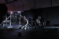 Bild: Erwecken den Keller zum Leben: Die Musiker von „rohton“ machen Musik auf Alltagsgegenständen. Foto: rohton