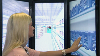 Das System „OctaVis“, entwickelt am Exzellenzcluster CITEC, versetzt seinen Nutzer in einen virtuellen Supermarkt, um in dieser Umgebung kognitive Fähigkeiten zu trainieren. 