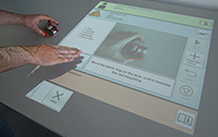 Das System „PROMIMO“ soll Industriearbeiter dabei unterstützen, Werkstücke, zum Beispiel Getriebemotoren (Bild), richtig zu montieren. Foto: Universität Bielefeld