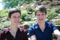 Professor Dr. Caroline Müller (left) and Rabea Schweiger have confirmed that even related plants react differently to the marriage of convenience with a fungus. Photo: Bielefeld University