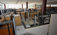 Studierende und Mitarbeiter können sich die ausrangierten Möbel abholen.