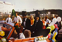 Bild: Im Juli 1974 feierten die beiden ersten Doktoranden der Fakultät für Chemie an der Universität Bielefeld ihre Promotion. Einer der beiden wird bei der 40-Jahr-Feier erwartet. Foto: privat