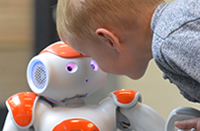 Bild: "Wir programmieren den Roboter so