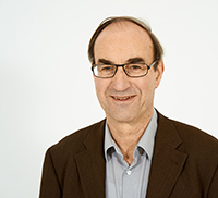 Bild: Prof. Dr. Richard Münch untersucht den gesellschaftlichen Strukturwandel in der Gegenwart. 
Foto: Universität Bielefeld
