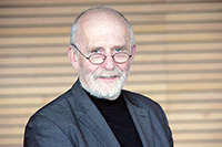 Bild: Prof. (i.R.) Dr. med. Cornelius Frömmel
Foto: Universität Bielefeld