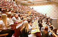 Bild: 1.900 neue Studierende beginnen im Sommersemester ihr Studium an der Universität Bielefeld. 

