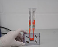 Bild: Messzelle zum Flüssigkeitstransport durch Nanomembranen