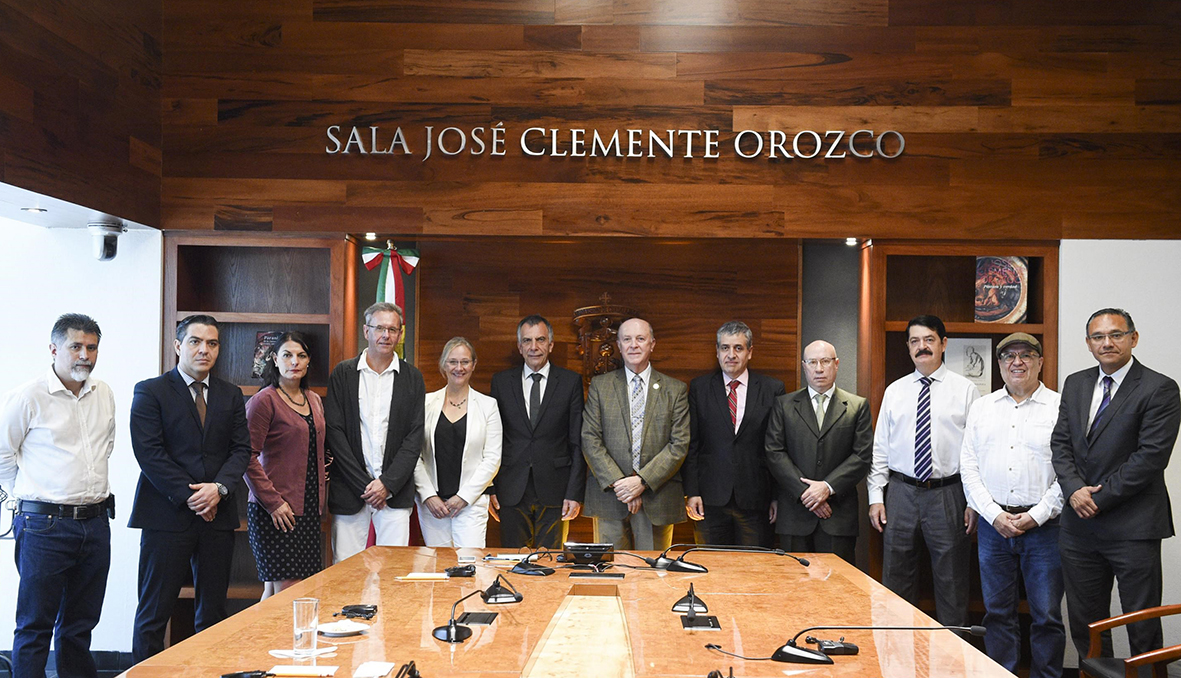 Bild: Vertreter der Universitäten trafen sich zum gemeinsamen Austausch in Guadalajara.
Foto: Universidad de Guadalajara
