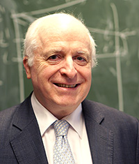Prof. Dr. Friedrich GötzeFoto: Universität Bielefeld