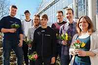 Bild: Über den Abschluss der Ausbildung an der Universität Bielefeld freuen sich Paul Marteaux