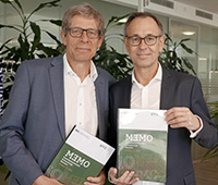 Bild: Dr. Andreas Eberhardt und Prof. Dr. Andreas Zick stellten in Berlin die neue Studie vor. Foto: evz 