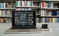 Bild: Deutsche Literaturgeschichte: digital und interaktiv im Selbststudium – dieser Multimediakurs wird derzeit an der Universität Bielefeld erarbeitet. Foto: Universität Bielefeld