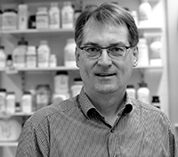 Der Biochemiker Professor Dr. Thomas Dierks hinterlässt eine große Lücke an der Fakultät für Chemie. Foto: Universität Bielefeld 