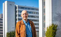 Bild: Auch wenn er beide Lager erforscht: Dem Religionssoziologen Heinrich Wilhelm Schäfer sind die linken Evangelikalen deutlich näher als die religiöse Rechte. Foto: Universität Bielefeld/M.-D. Müller 