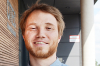 Privatdozent Dr. Florian Muhle von der Fakultät für Soziologie analysiert für das Projekt zum Beispiel, welche Typen von Bots es gibt. Foto: Universität Bielefeld